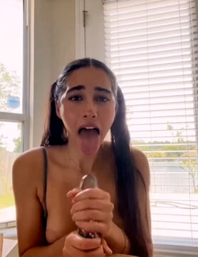 Izzy Green BJ dildo video Onlyfans leaked