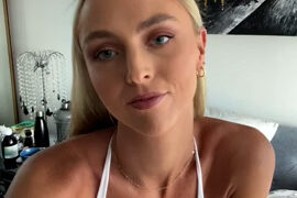 Annie Knight Strip tease on bed so hot – Onlyfans video leaked